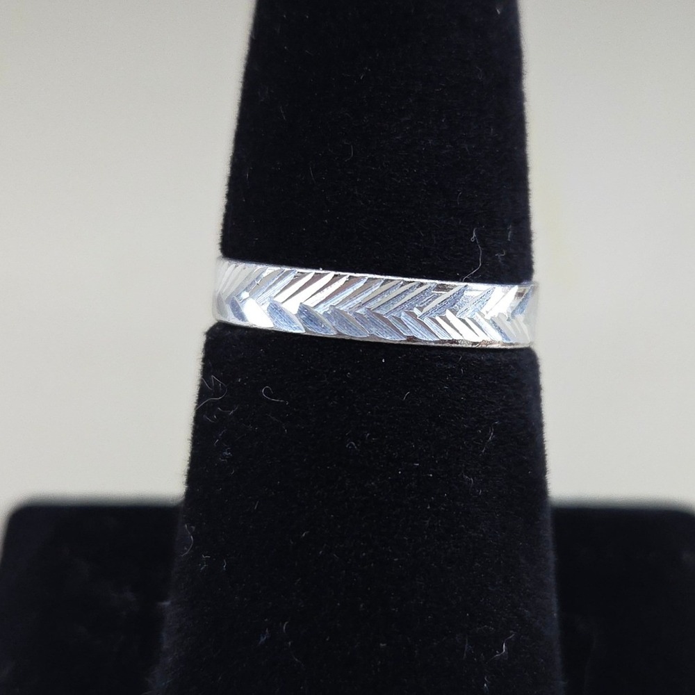 Chevron Etched Silver Tone Band Ring Size 8.5 Textured Minimalist Stackable